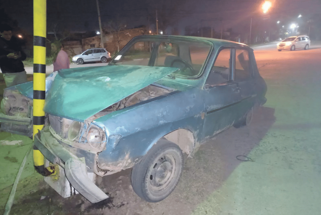 Se chocó una columna en Bv. Rivadavia y Sarmiento