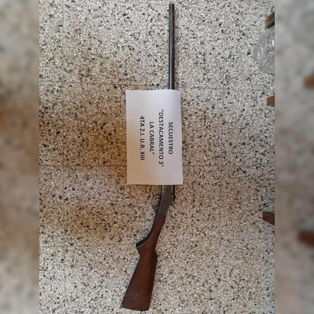Secuestro de arma de fuego en La Cabral