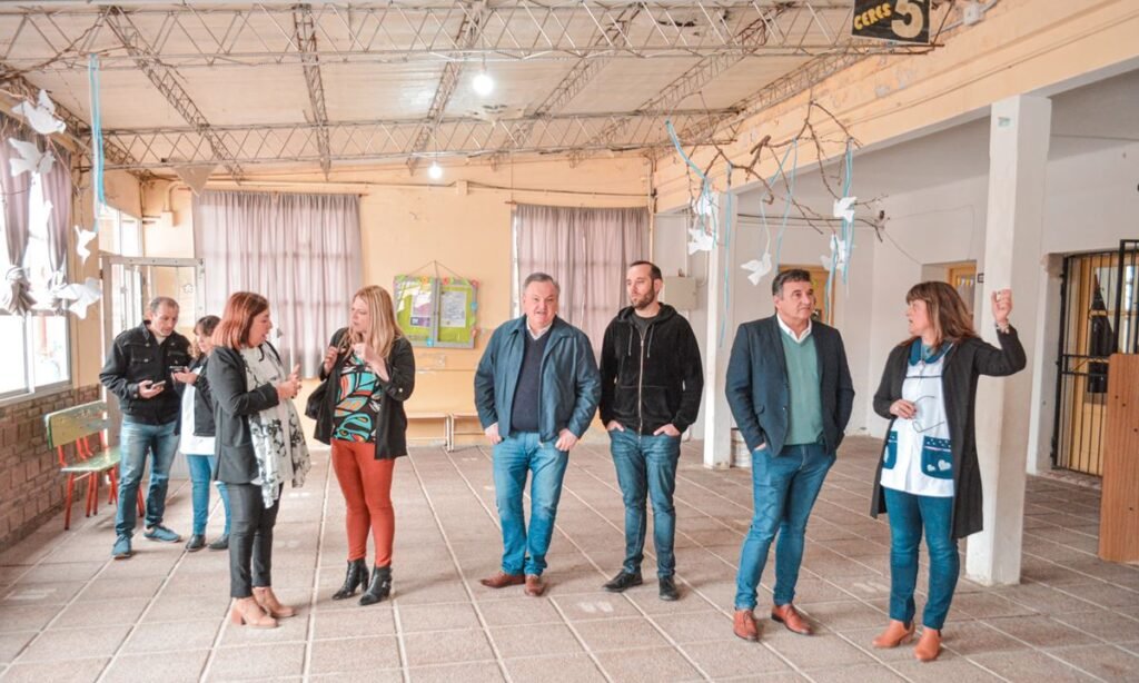 Michlig, González y Dupouy recorrieron y entregaron aportes a instituciones educativas culturales y deportivas 1 Michlig y González recorrieron Ceres