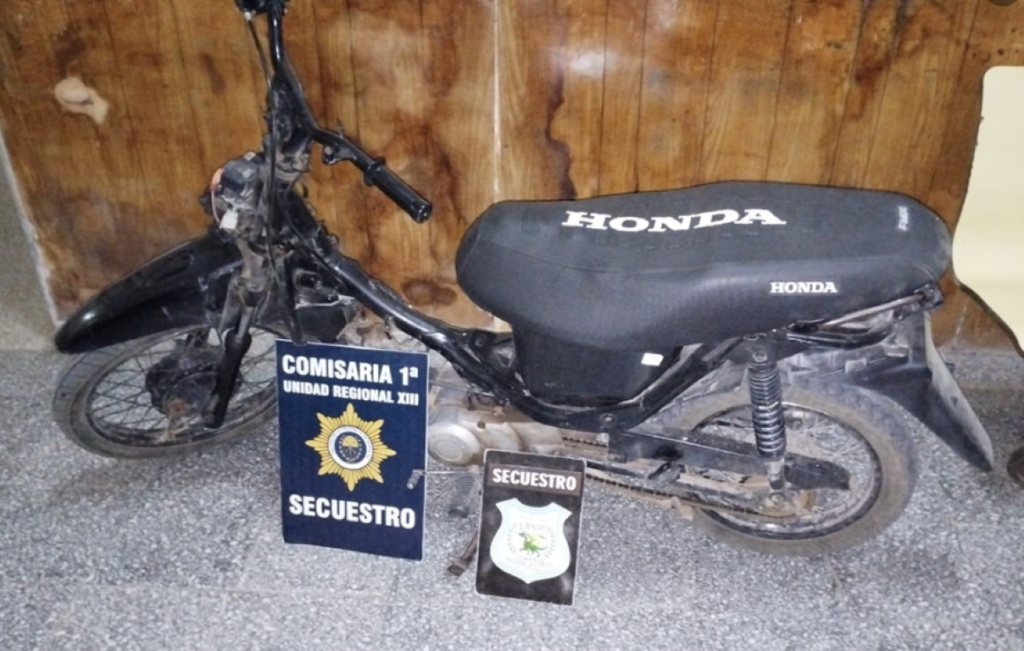 Recupera su moto robada cerca de su casa