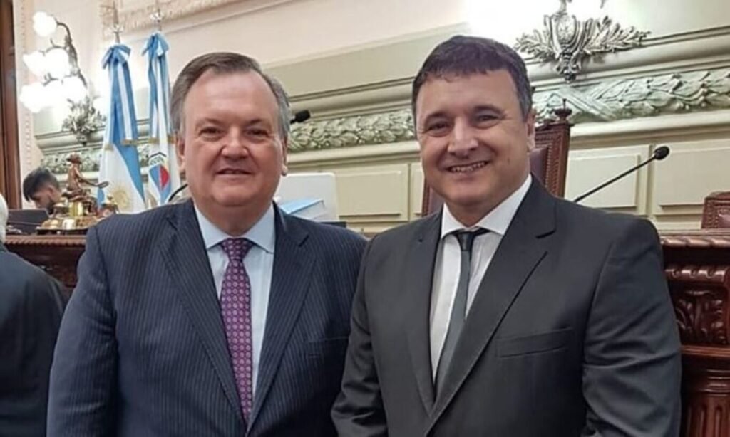 Designación de 3 profesionales médicos