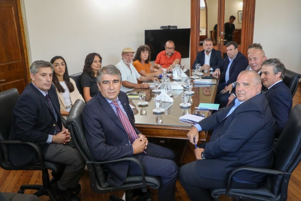 la Provincia ratificó su posición de actualizar salarios de acuerdo a ingreso de recursos