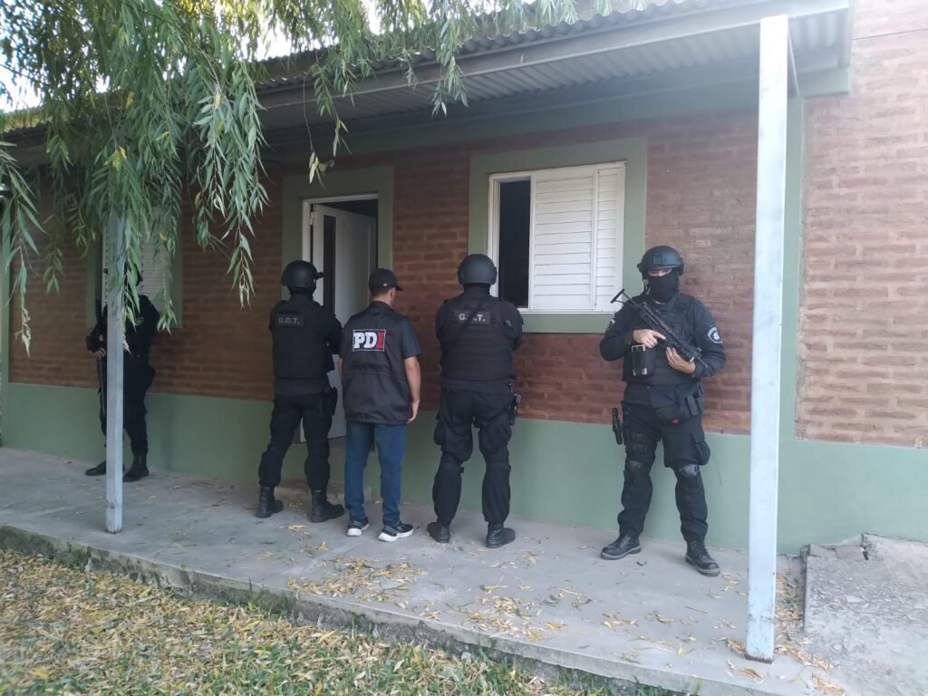 PDI detuvo a 4 hombres por abuso de armas y tenencia ilegitima de arma de fuego
