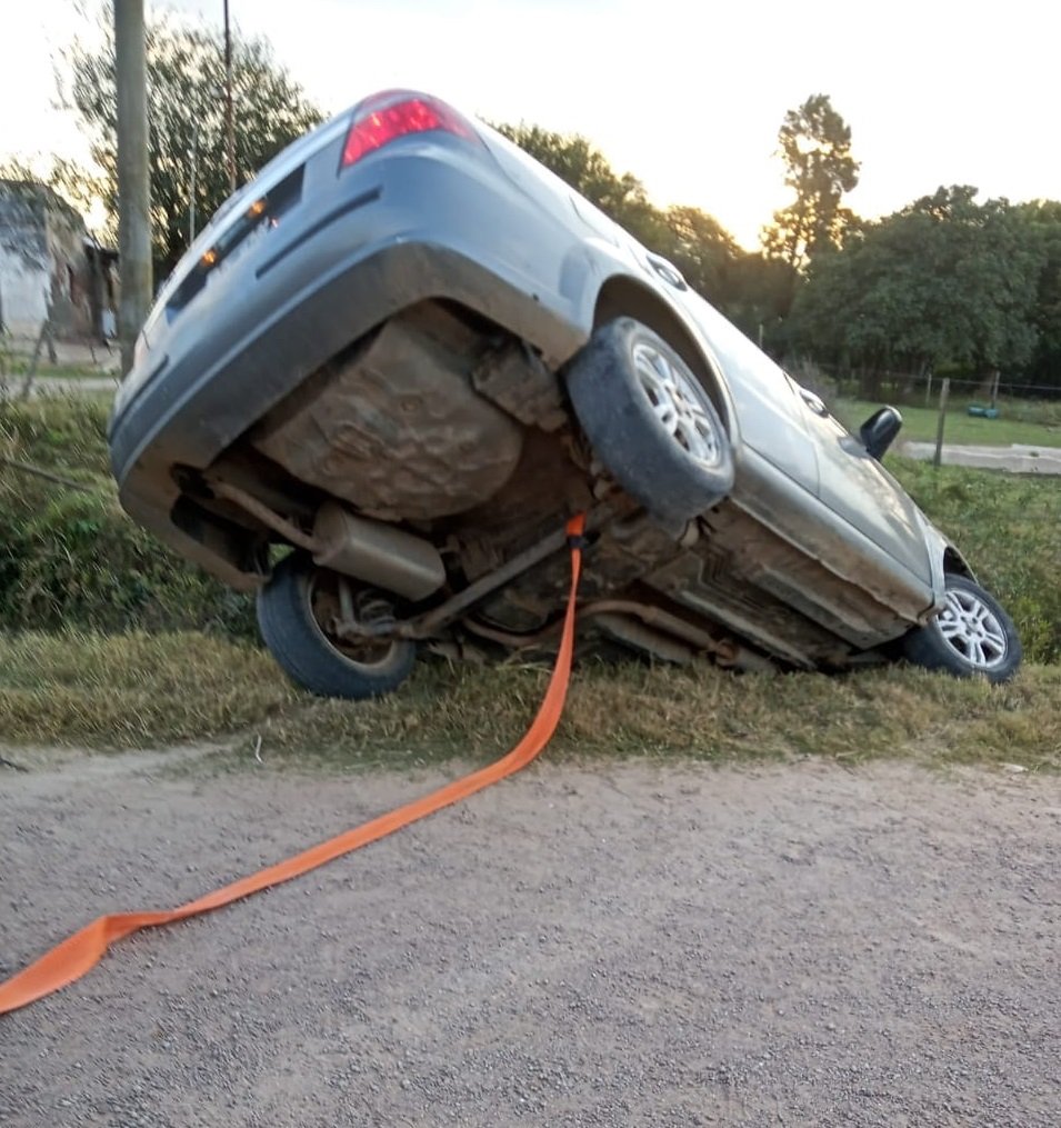 Remis terminó en el zanjón