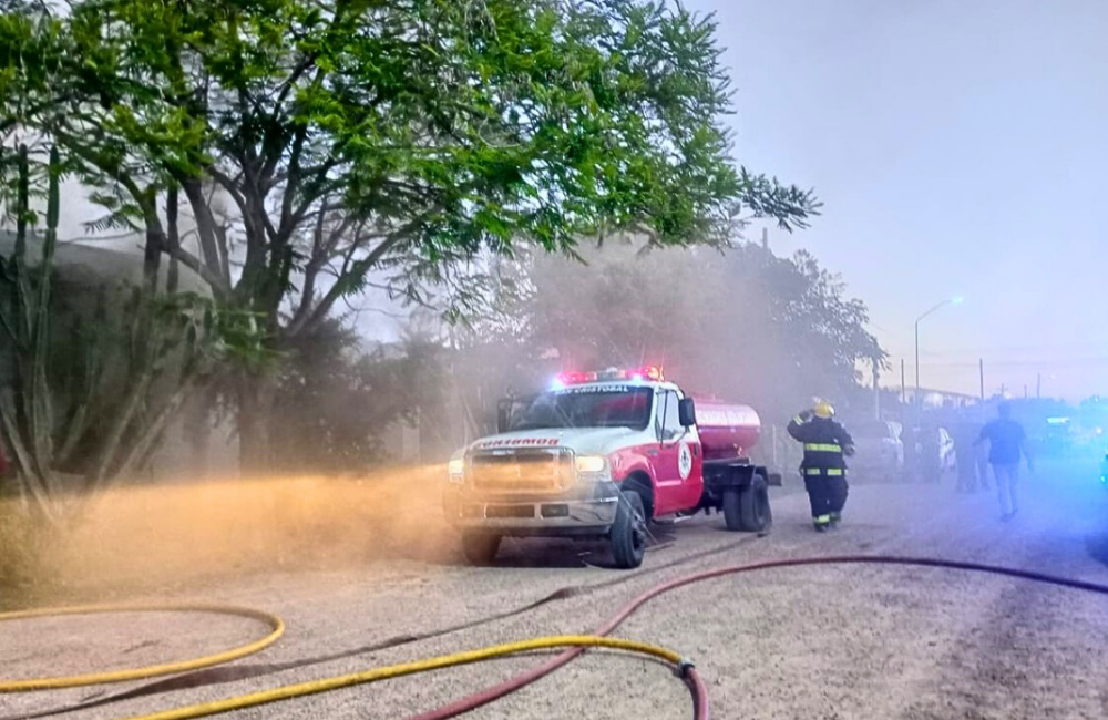 voraz incendio en una vivienda de calle San Lorenzo movilizó a tres dotaciones de bomberos