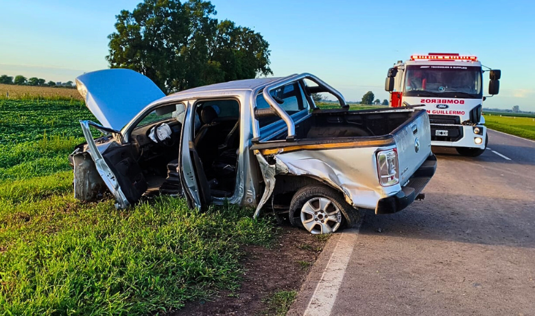 Siniestro vial entre un camión y una camioneta
